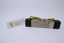 Load image into Gallery viewer, Parker Taiyo SR552-DN2 AC220V Solenoid Valve