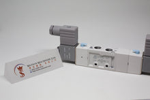Load image into Gallery viewer, Mindman MVSC-220-4E2R DC24V Solenoid Valve 5/3 1/4&quot; BSP (Made in Taiwan)