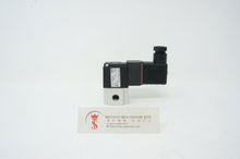 Load image into Gallery viewer, SMC VT307E-5DZ-01F-Q Solenoid Valve