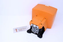 Load image into Gallery viewer, Univer AM-5001 Foot Valve