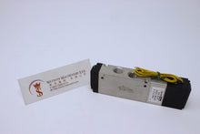 Load image into Gallery viewer, Parker Taiyo SR552-RN2 AC110V Solenoid Valve